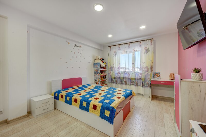 Berceni, Fluturilor, casa 5 camere, 155 mp total, lot 320 mp