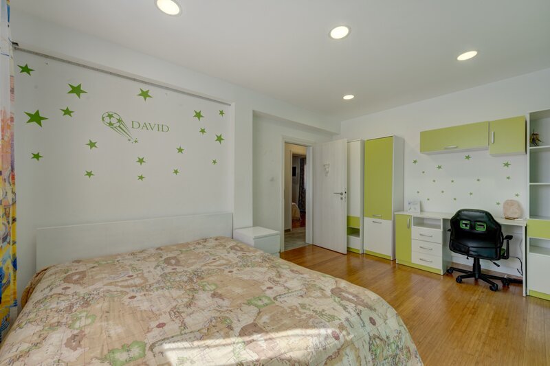 Berceni, Fluturilor, casa 5 camere, 155 mp total, lot 320 mp